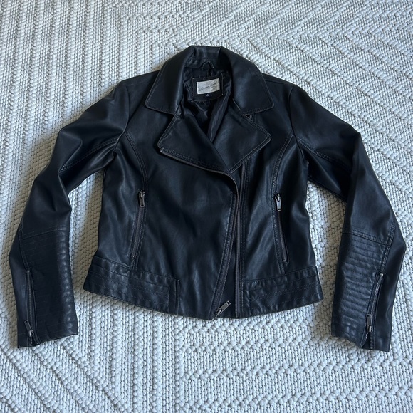Women’s Leather Jacket - Medium - Picture 1 of 4